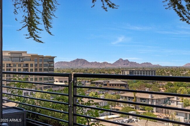 Building Photo - 7120 E Kierland Blvd