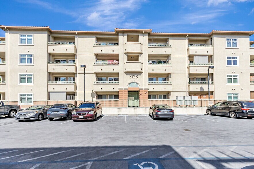 Building Photo - 3128 Loma Verde Dr