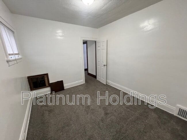 Building Photo - 4898 E 95th St