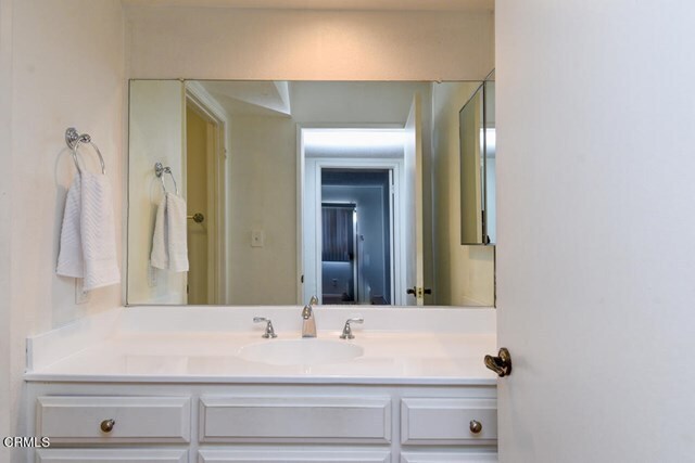 Building Photo - 930 N Louise St