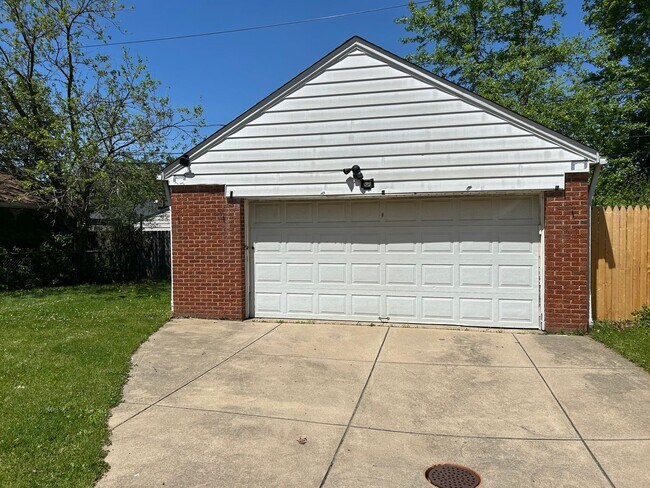 Building Photo - 4409 Adrian Rd