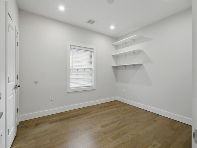 Building Photo - 494 Liberty Ave