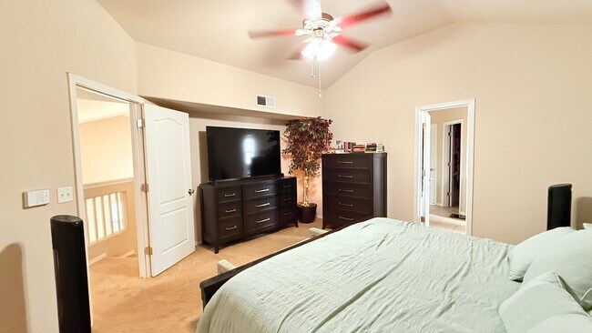 Building Photo - 3575 Sierra Del Sol Ave