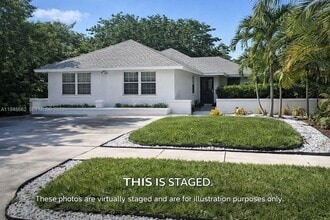 Building Photo - 165 SW 5th Ct