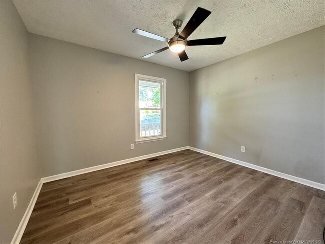 Building Photo - 945 Winterberry Dr