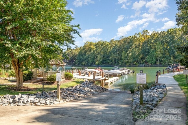 Building Photo - 111 Monterey Dr