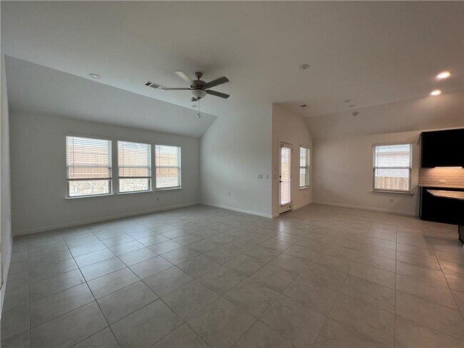 Building Photo - 10412 Spanish Jennet Wy