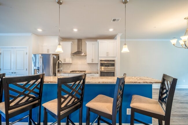 Building Photo - Modern Kincora Townhome-Style Condo | 3 Bedrooms | EV Charging | Backing to 165 Acres of Conserva...