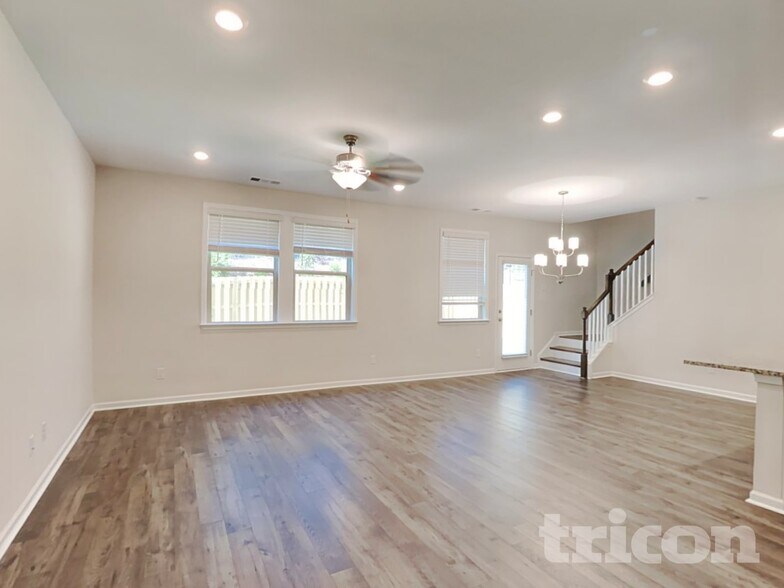 Building Photo - 200 Chapelcrest Ln