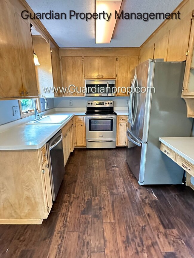 Building Photo - South West Bloomington Single Family Home,...