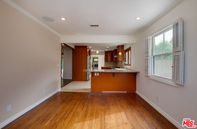 Building Photo - 3363 Colbert Ave