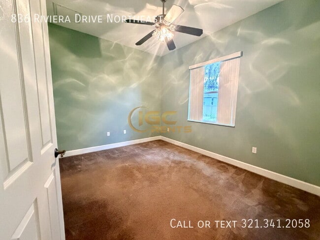 Building Photo - 836 Riviera Dr NE