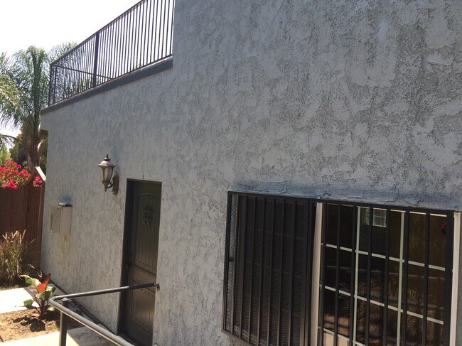 Building Photo - 1419 Allesandro St