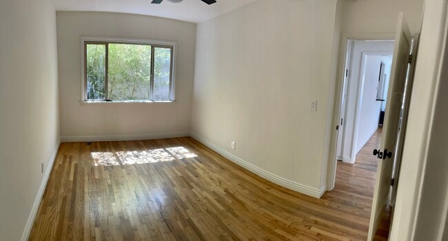 Building Photo - 9650 Lucerne Ave