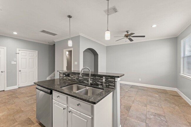 Building Photo - 25242 Boulder Bend Ln