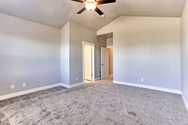 Building Photo - MOVE In SPECIAL - Beautiful 3 Bedroom 2 1/2 Bath Townhome in Loveland