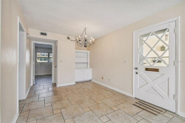 Building Photo - 610 Indian Rocks Rd N