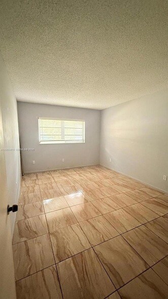 Building Photo - 9360 SW 87th Ave