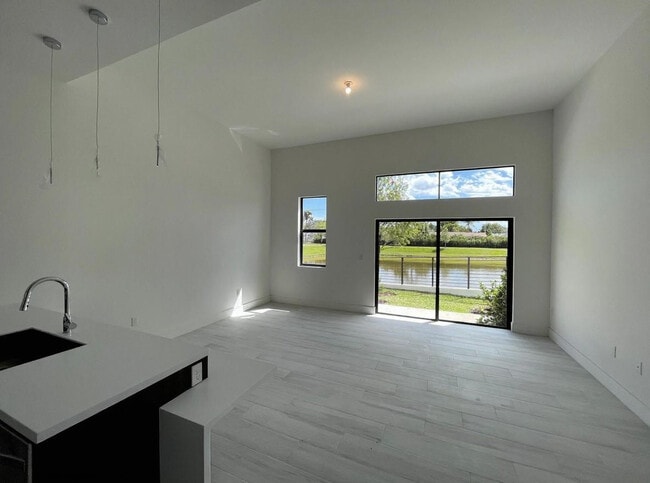 Building Photo - 4380 NW 8th Ct