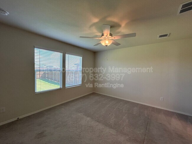 Building Photo - 4644 Benham Dr