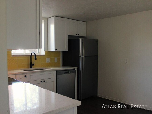 Building Photo - 6035 W 39th Ave