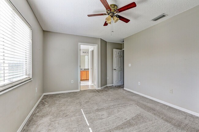 Building Photo - Prime Northwood Home on a Conservation Lot...