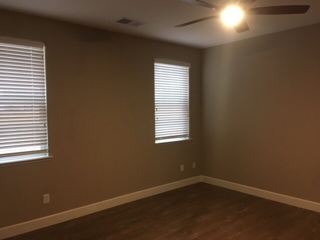 Building Photo - 350 Mt Rose St