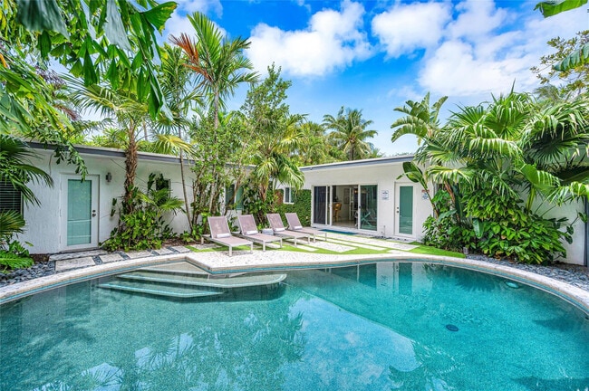 Primary Photo - 3310 NE 18th St