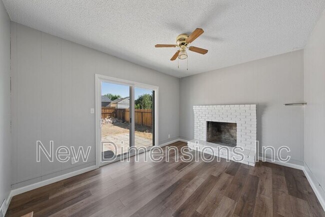 Building Photo - 2565 Pequop St