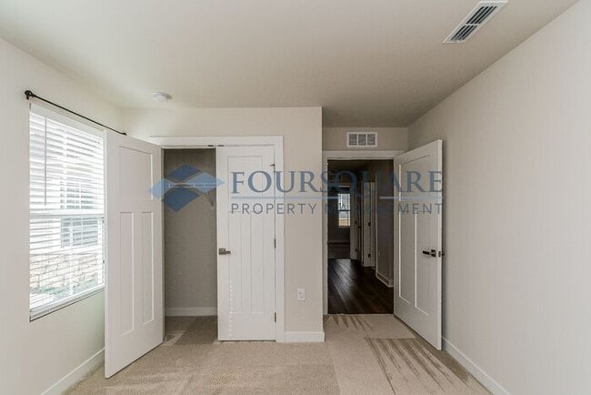 Building Photo - Ranch Home | Open Floor Plan | Attached Garage| Office