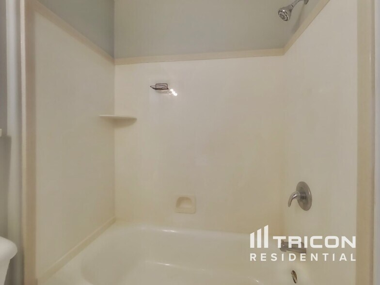 Building Photo - 485 E 1250 S