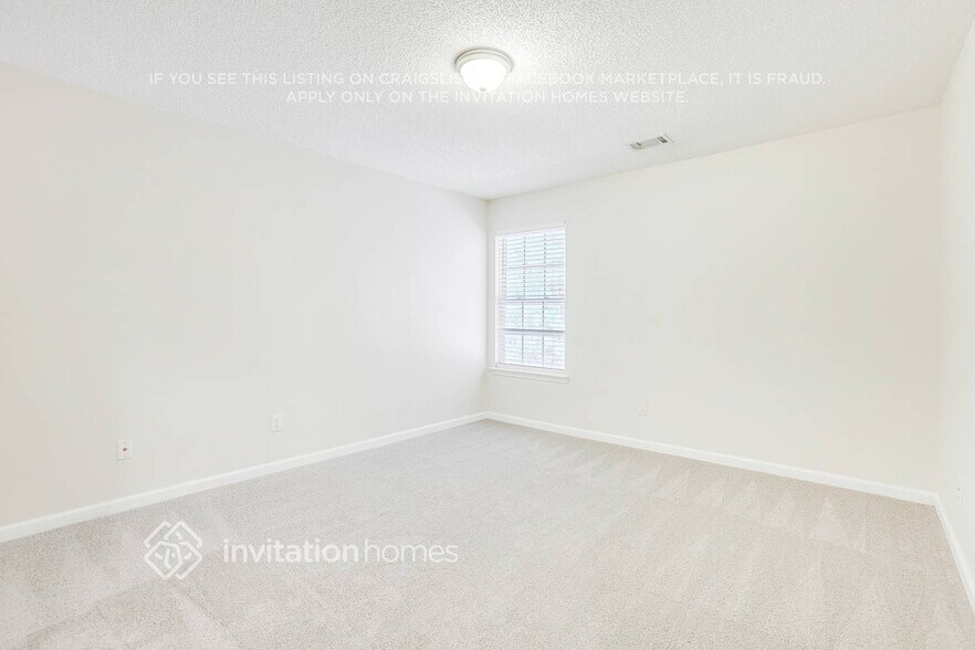 Building Photo - 4855 Larkspur Ln