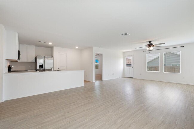 Building Photo - 412 Heritage Grvs Rd