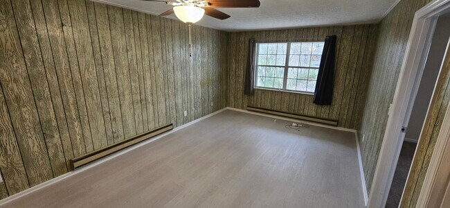 Family room. - 578 Tyler St
