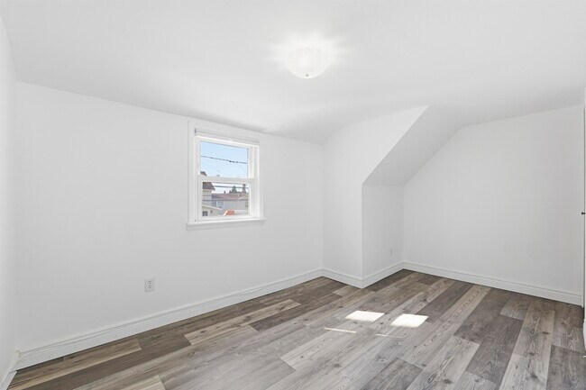 Building Photo - 76 Schuyler Ave