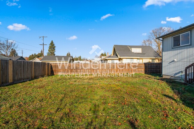 Building Photo - Shadle Area Split Entry Home