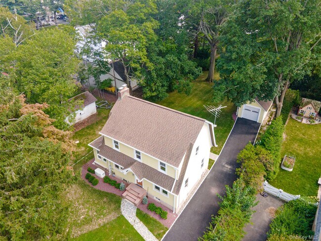 Building Photo - 7 Nanuet Ave