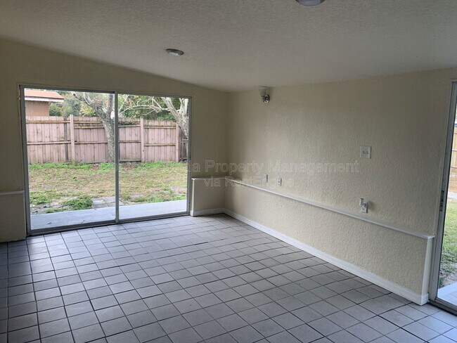 Building Photo - 202 Bamboo Dr