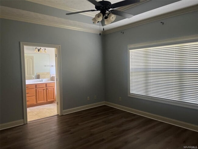 Building Photo - 730 Kingsley Dr