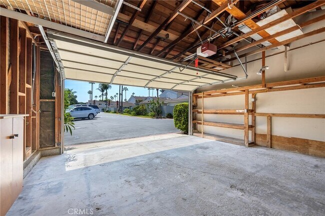 Building Photo - 8231 Deerfield Dr