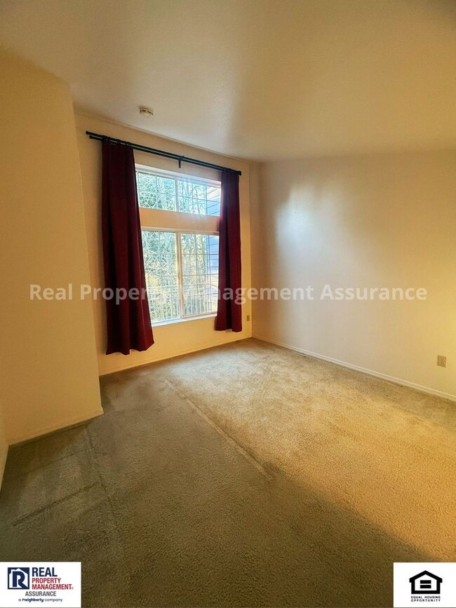 Building Photo - ** MOVE IN SPECIAL **Beautiful 2 Bedroom 2...