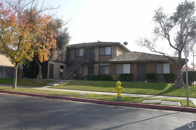 Primary Photo - 1040-1070 Buena Vista Dr