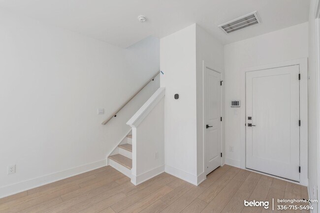 Building Photo - 2120 Opulent Oaks Ln