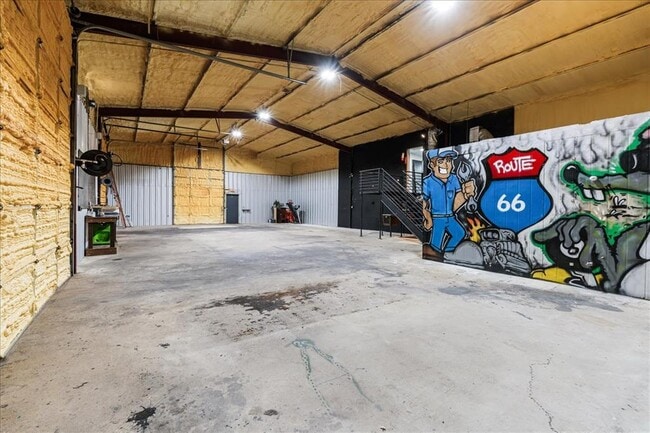 Building Photo - 2505 Pace Bend Rd S