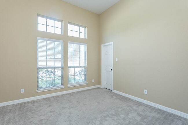 Building Photo - 7810 Deep Green Dr