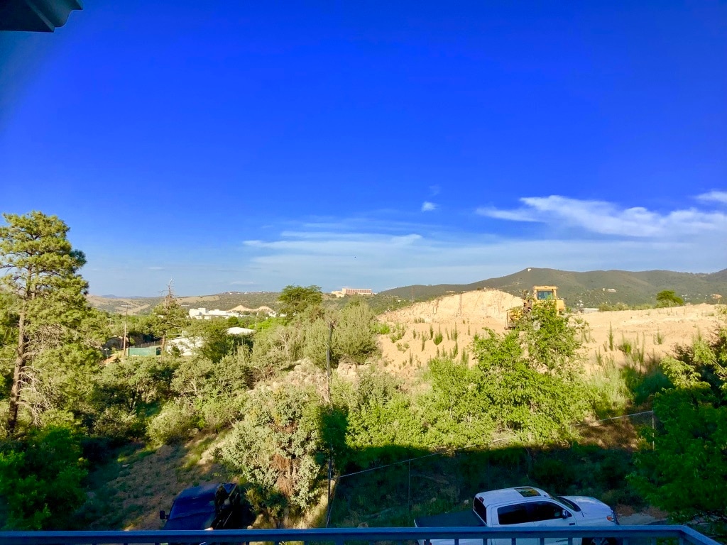 Building Photo - 604 N Bagby Dr