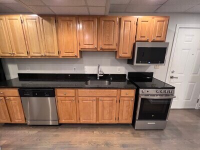 Building Photo - 51 Park Dr