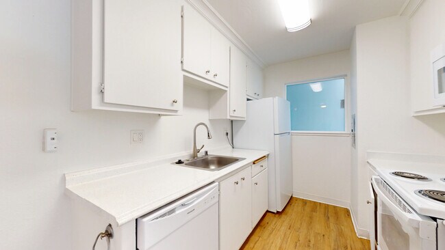 Building Photo - 475 Ignacio Blvd