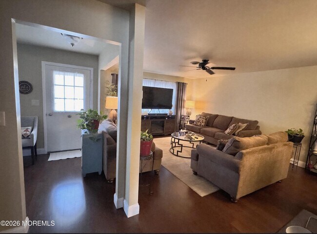 Building Photo - 43 D Sterling St