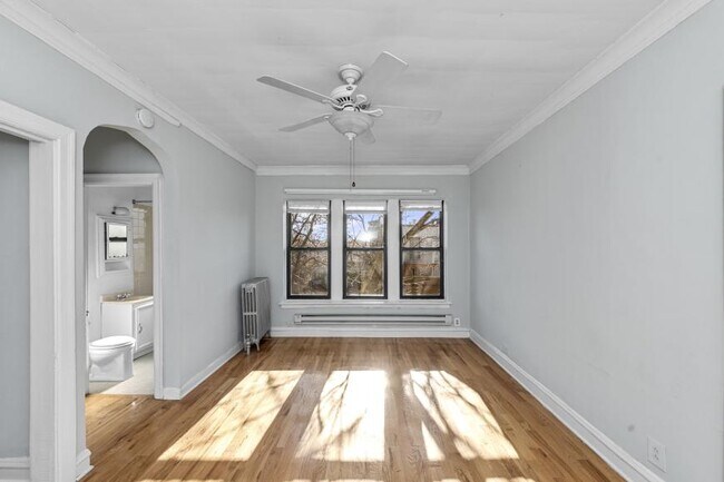 Building Photo - 1 bedroom in Chicago IL 60640